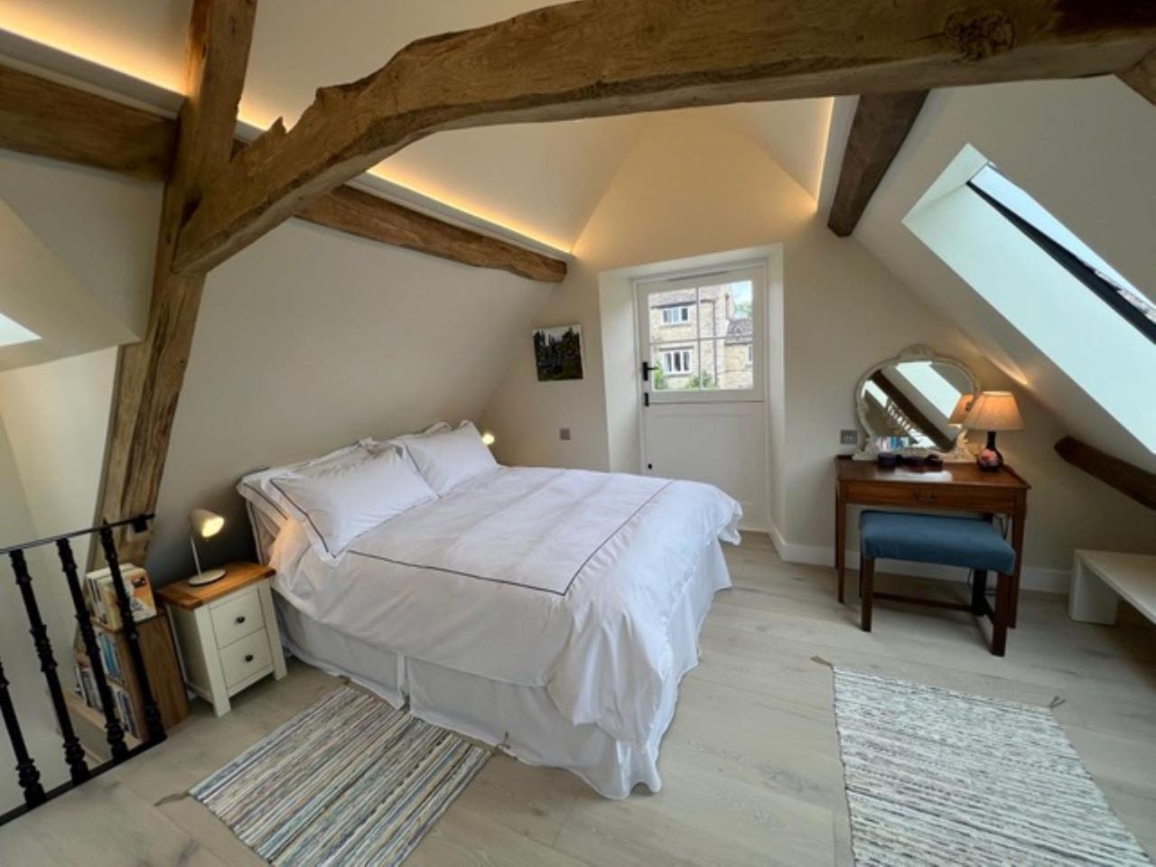 Idyllic Secluded Hideaway With Countryside Views On The Edge Of The Cotswolds Vila Hailey Exterior foto