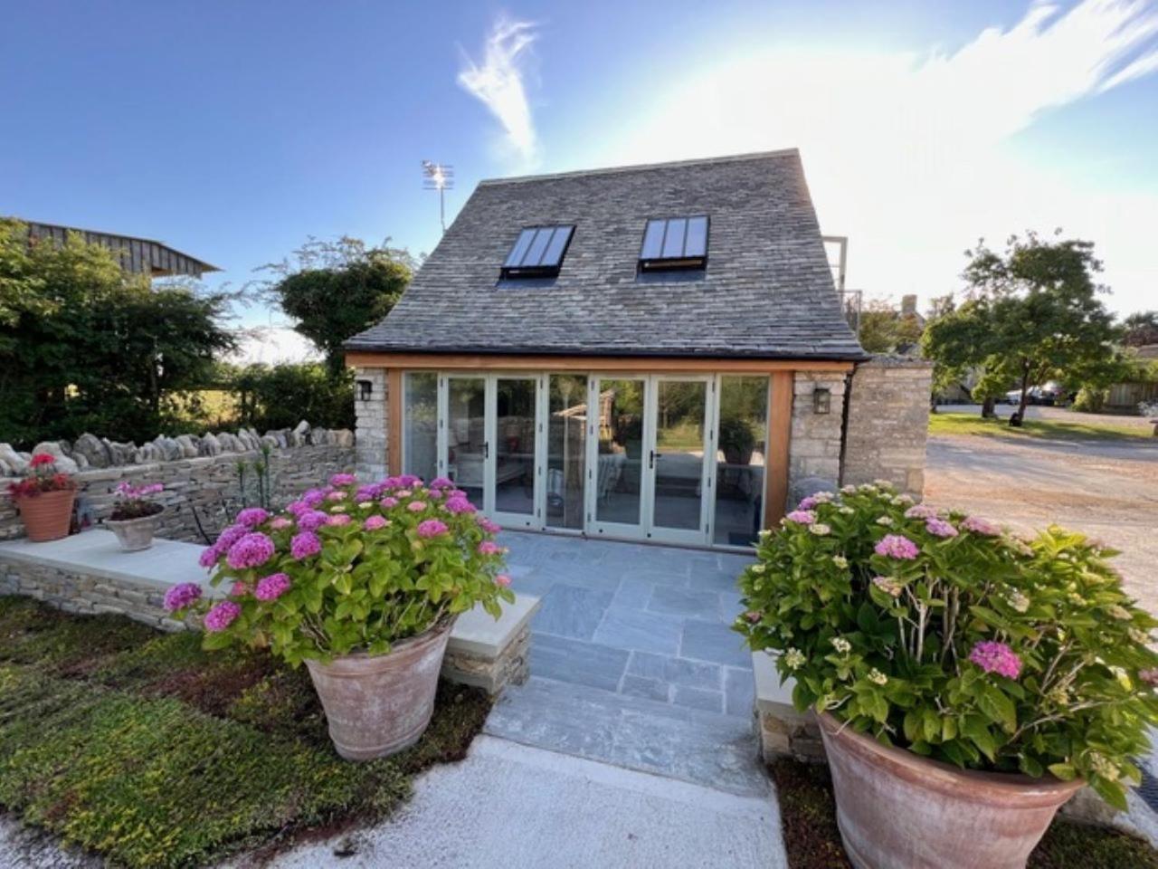 Idyllic Secluded Hideaway With Countryside Views On The Edge Of The Cotswolds Vila Hailey Exterior foto