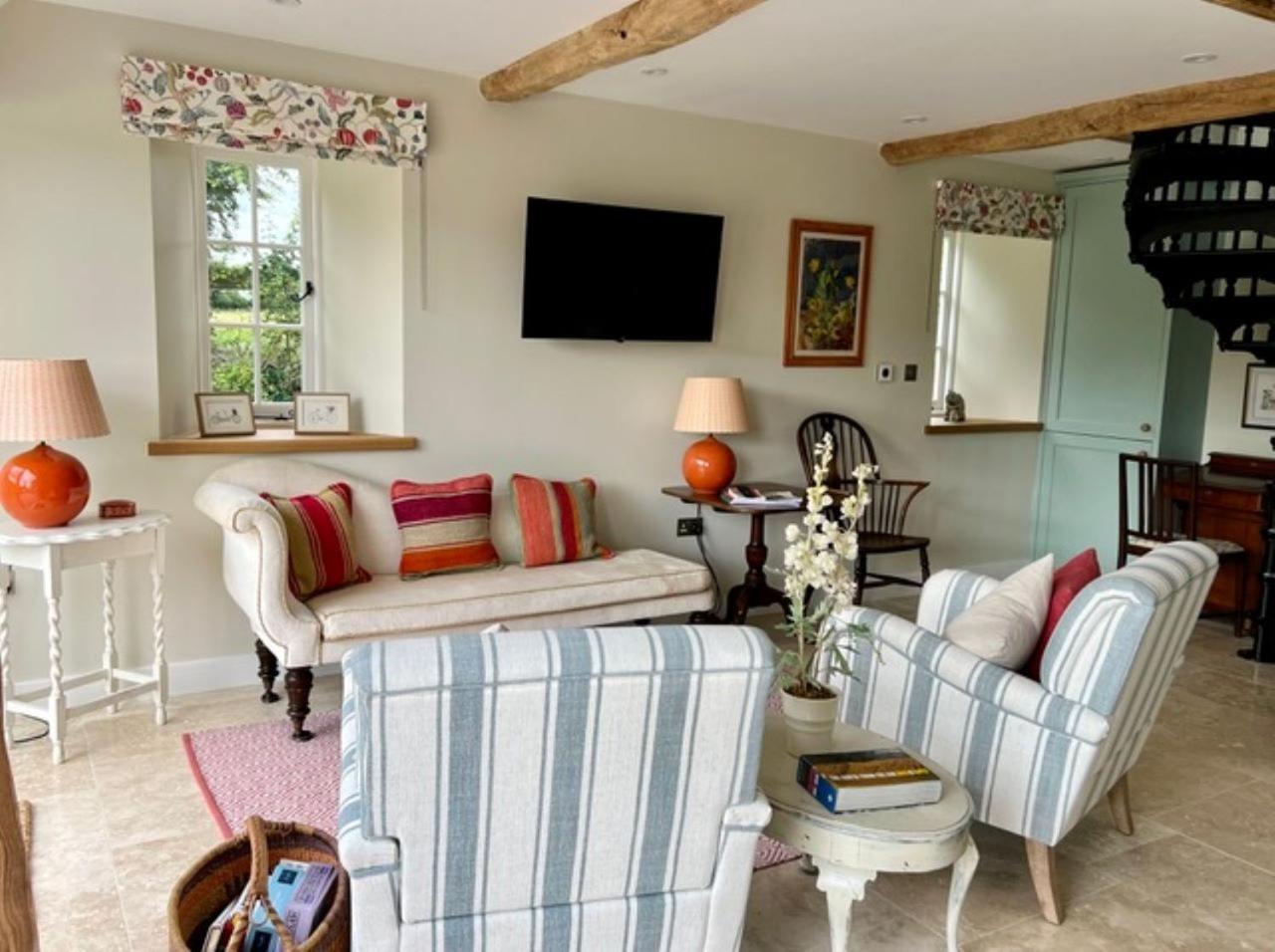 Idyllic Secluded Hideaway With Countryside Views On The Edge Of The Cotswolds Vila Hailey Exterior foto