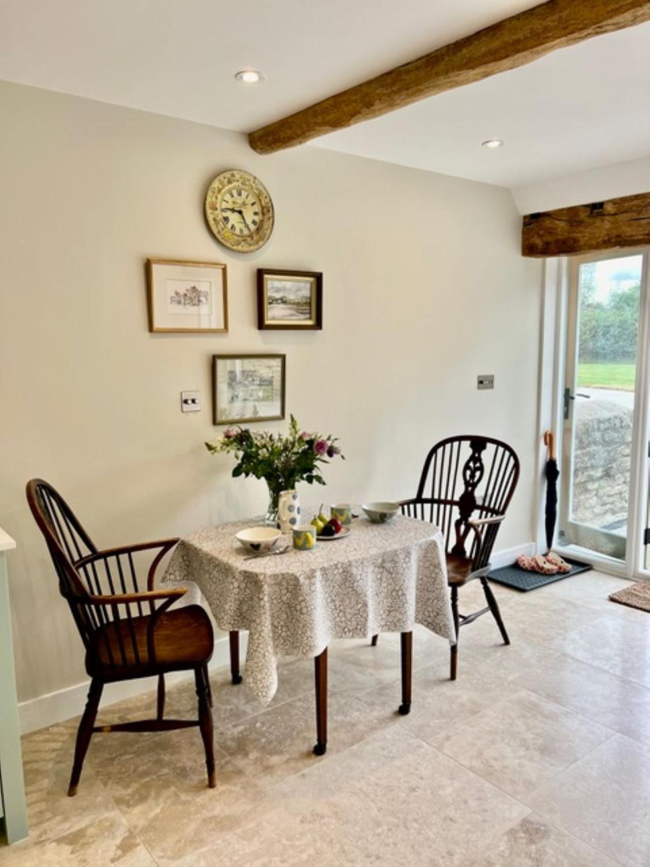 Idyllic Secluded Hideaway With Countryside Views On The Edge Of The Cotswolds Vila Hailey Exterior foto