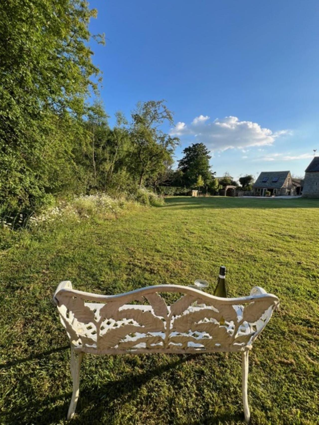 Idyllic Secluded Hideaway With Countryside Views On The Edge Of The Cotswolds Vila Hailey Exterior foto